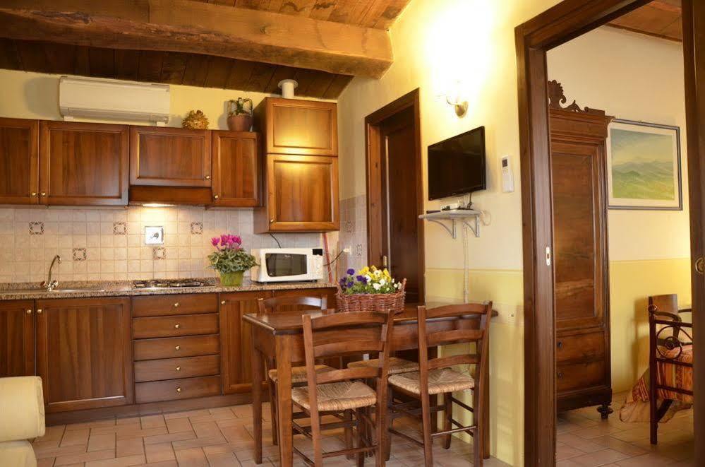 Agriturismo Le Due Torri Torre Quadrano Spello Zewnętrze zdjęcie