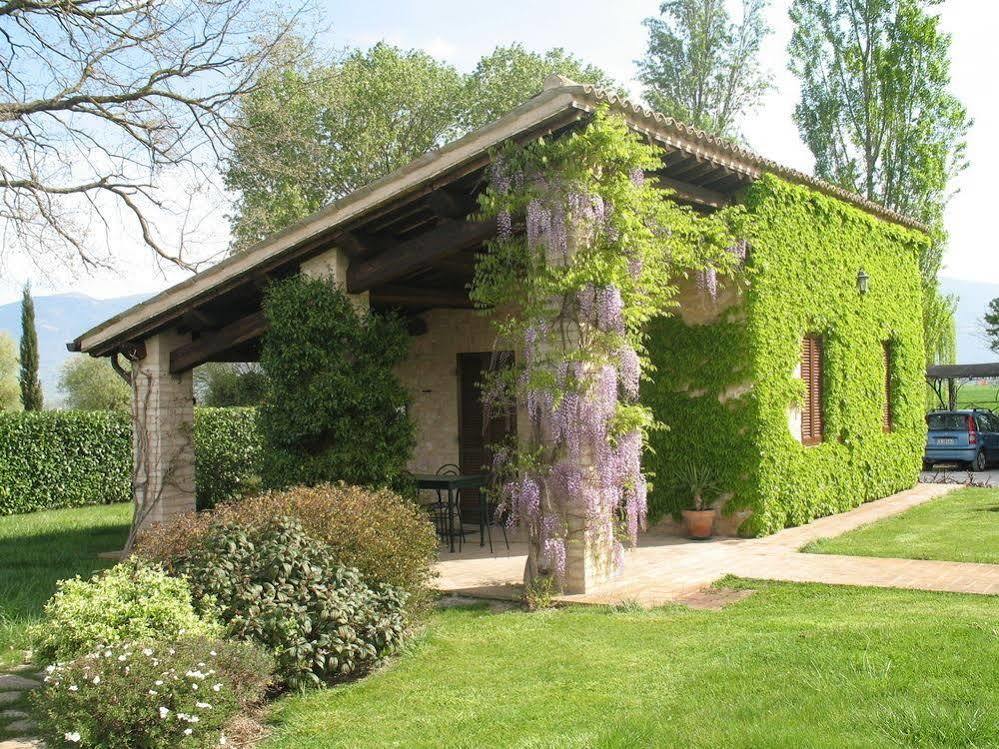 Agriturismo Le Due Torri Torre Quadrano Spello Zewnętrze zdjęcie