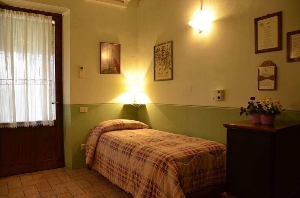 Agriturismo Le Due Torri Torre Quadrano Spello Zewnętrze zdjęcie