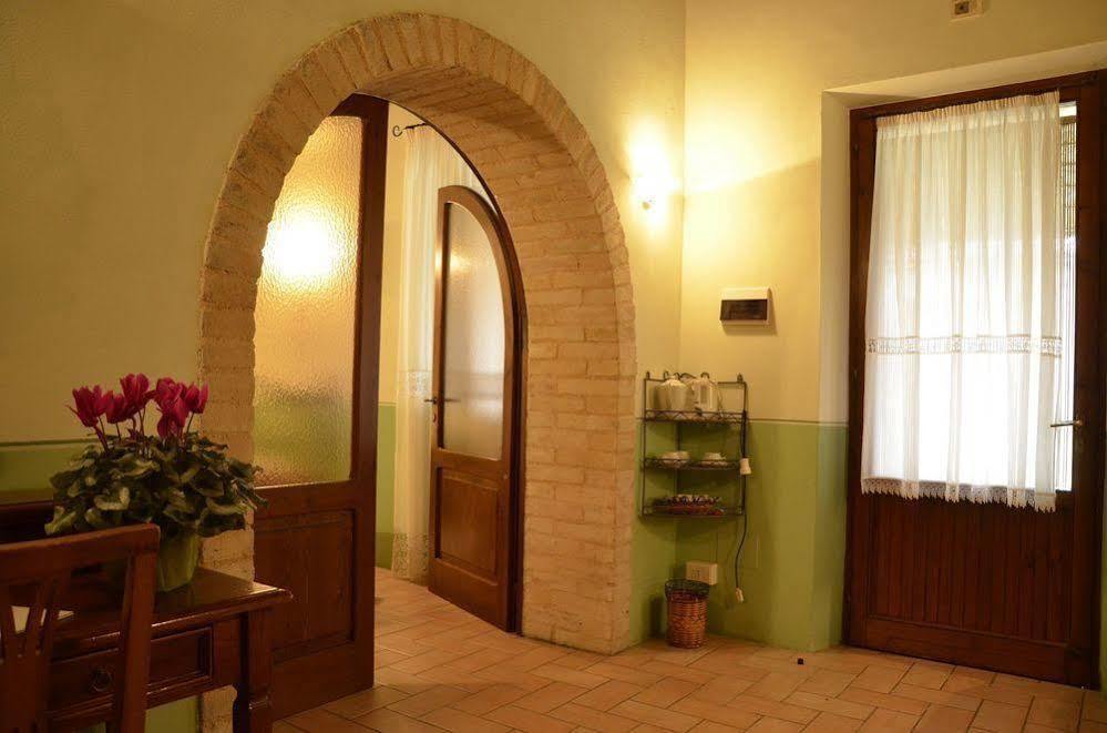 Agriturismo Le Due Torri Torre Quadrano Spello Zewnętrze zdjęcie